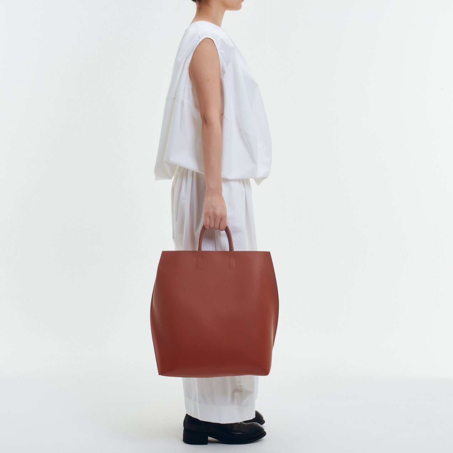 【COURTNEY ORLA / コートニーオーラ】SLOPE tote L Smooth L. - Brown