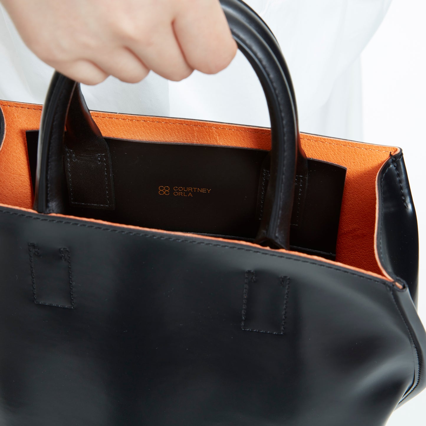 【COURTNEY ORLA / コートニーオーラ】SLOPE tote S PVC/Pig L./Cow L. - Black/Chinese Red