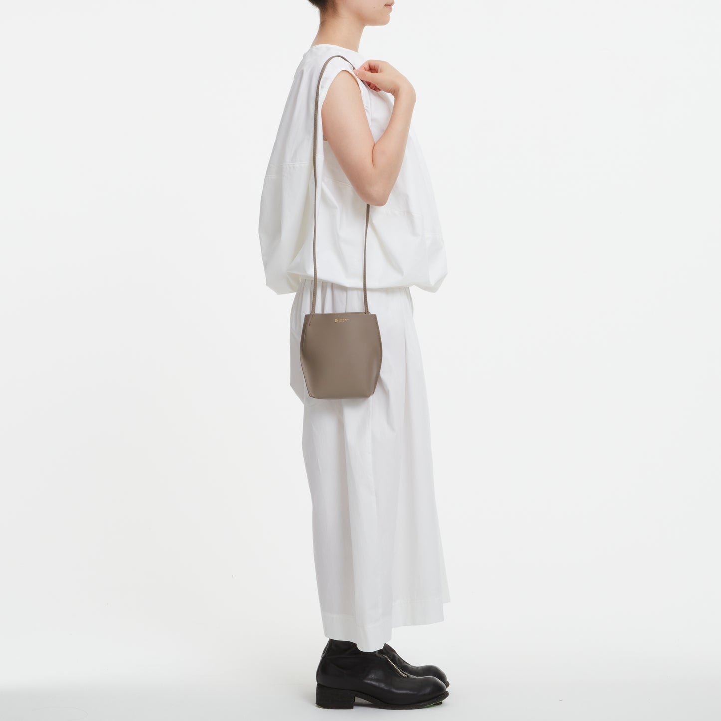 【COURTNEY ORLA / コートニーオーラ】SLOPE tote mini Smooth L. - Taupe