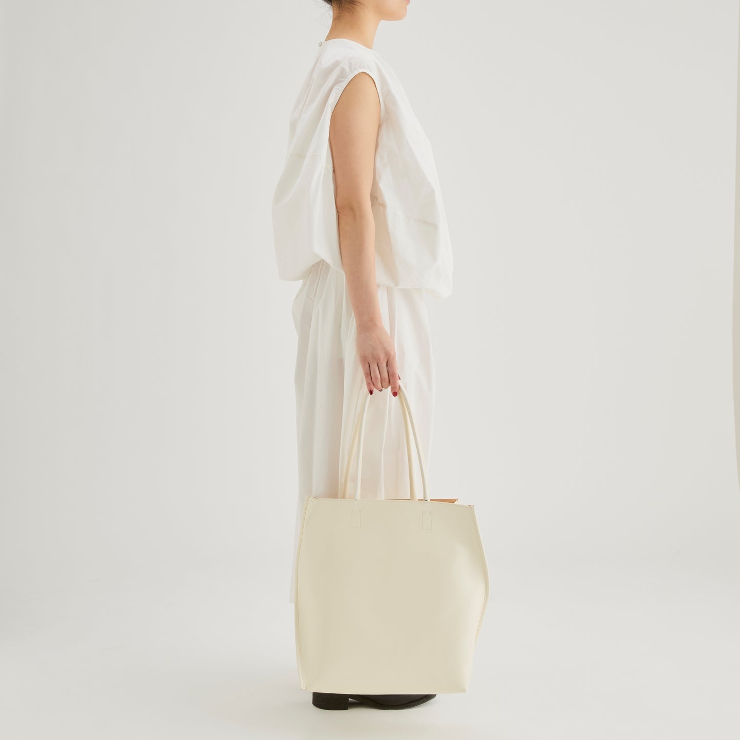 【COURTNEY ORLA / コートニーオーラ】SLOPE tote L with shoulder handle PVC/Pig L./Cow L. - Ivory/Ivory