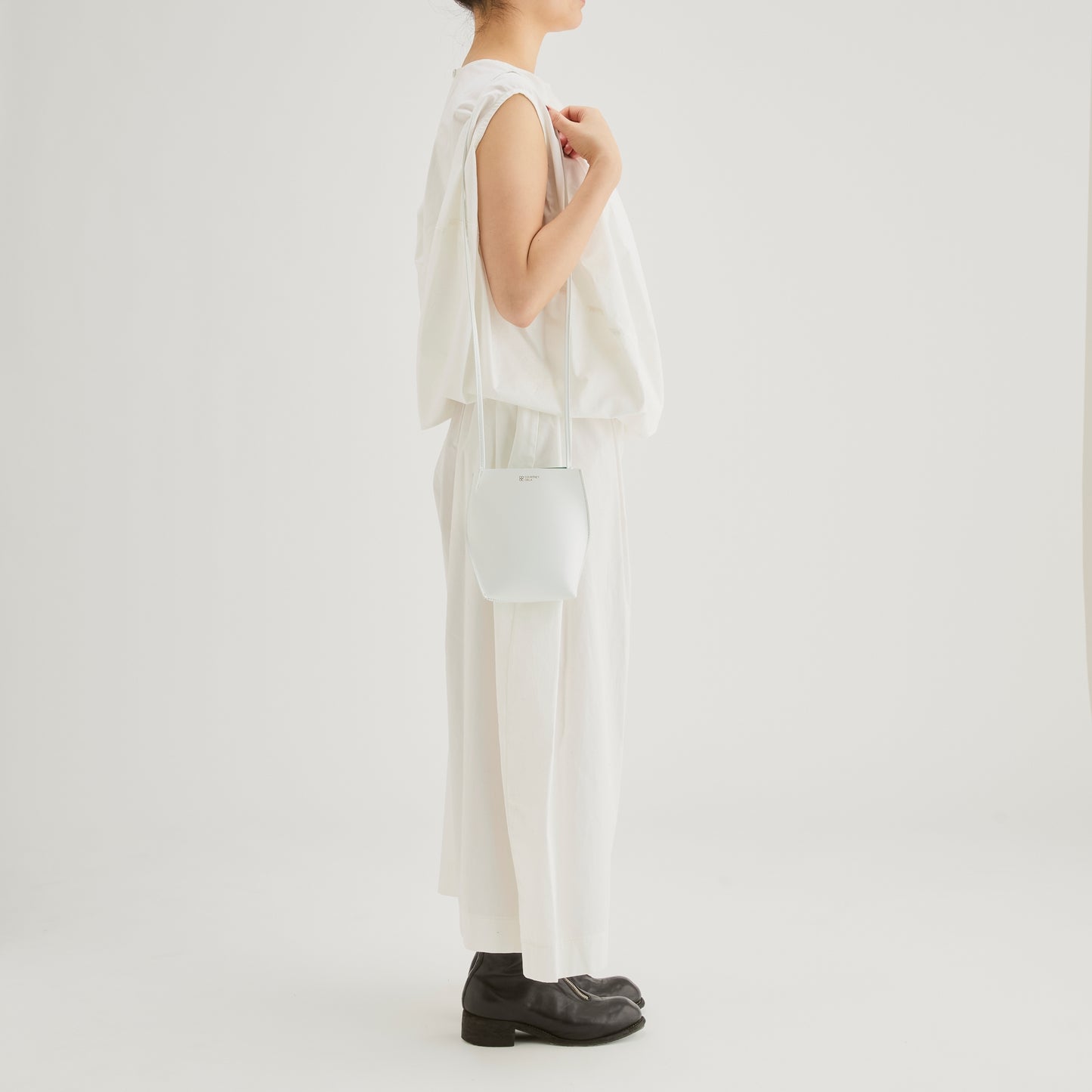 【COURTNEY ORLA / コートニーオーラ】SLOPE tote mini Smooth L. - White