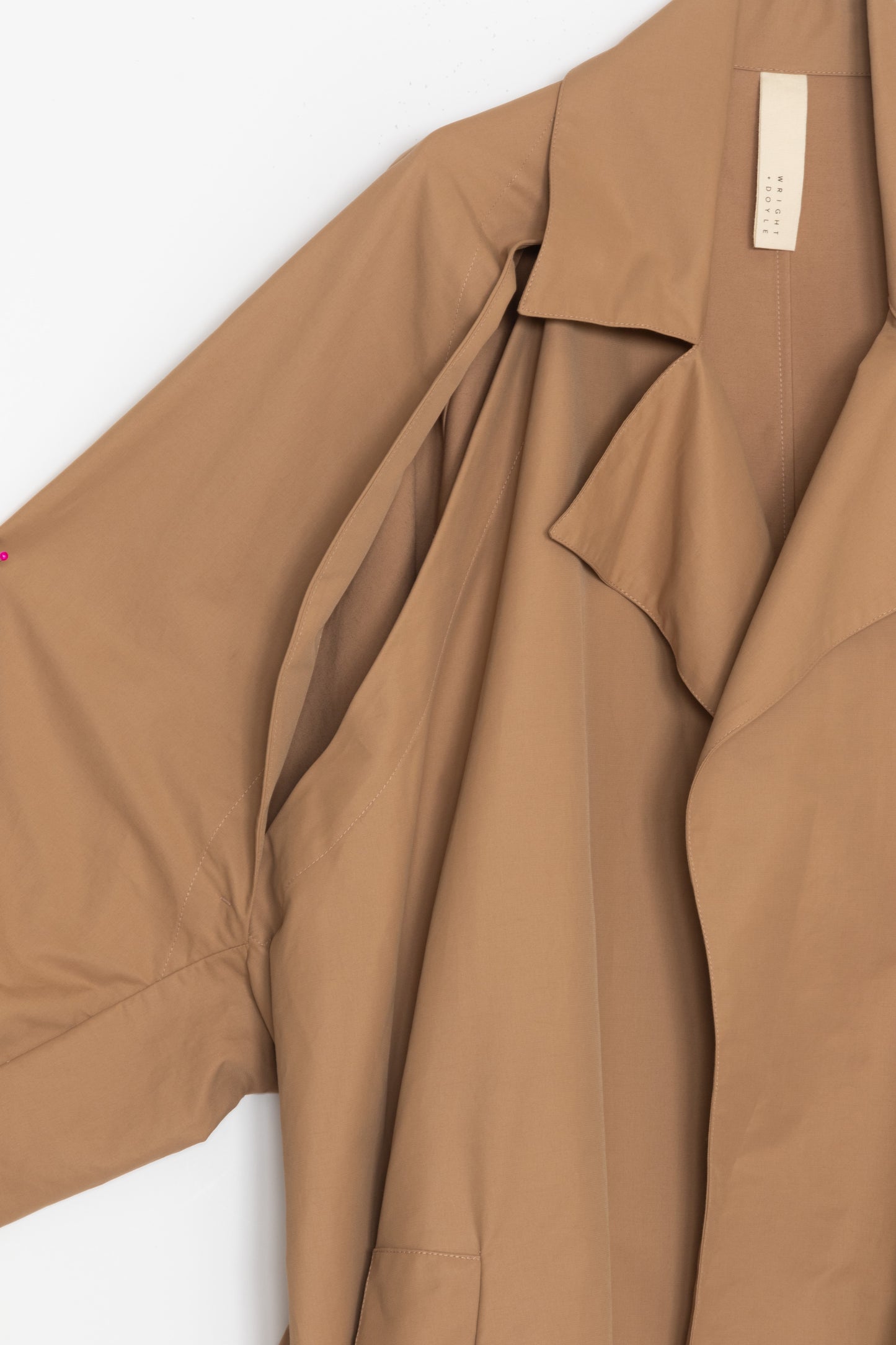 【WRIGHT+DOYLE / ライトアンドドイル】Belted Mac - Sand