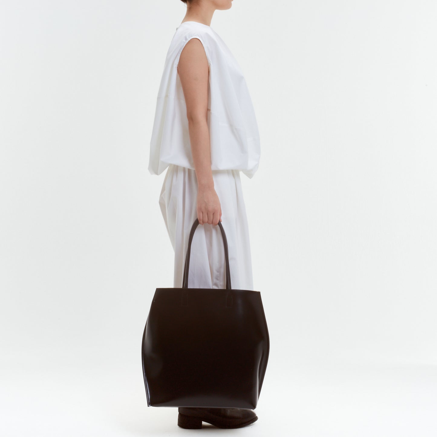 【COURTNEY ORLA/ コートニーオーラ】SLOPE tote L with shoulder handle PVC/Pig L./Cow L. - Black/Chinese Red