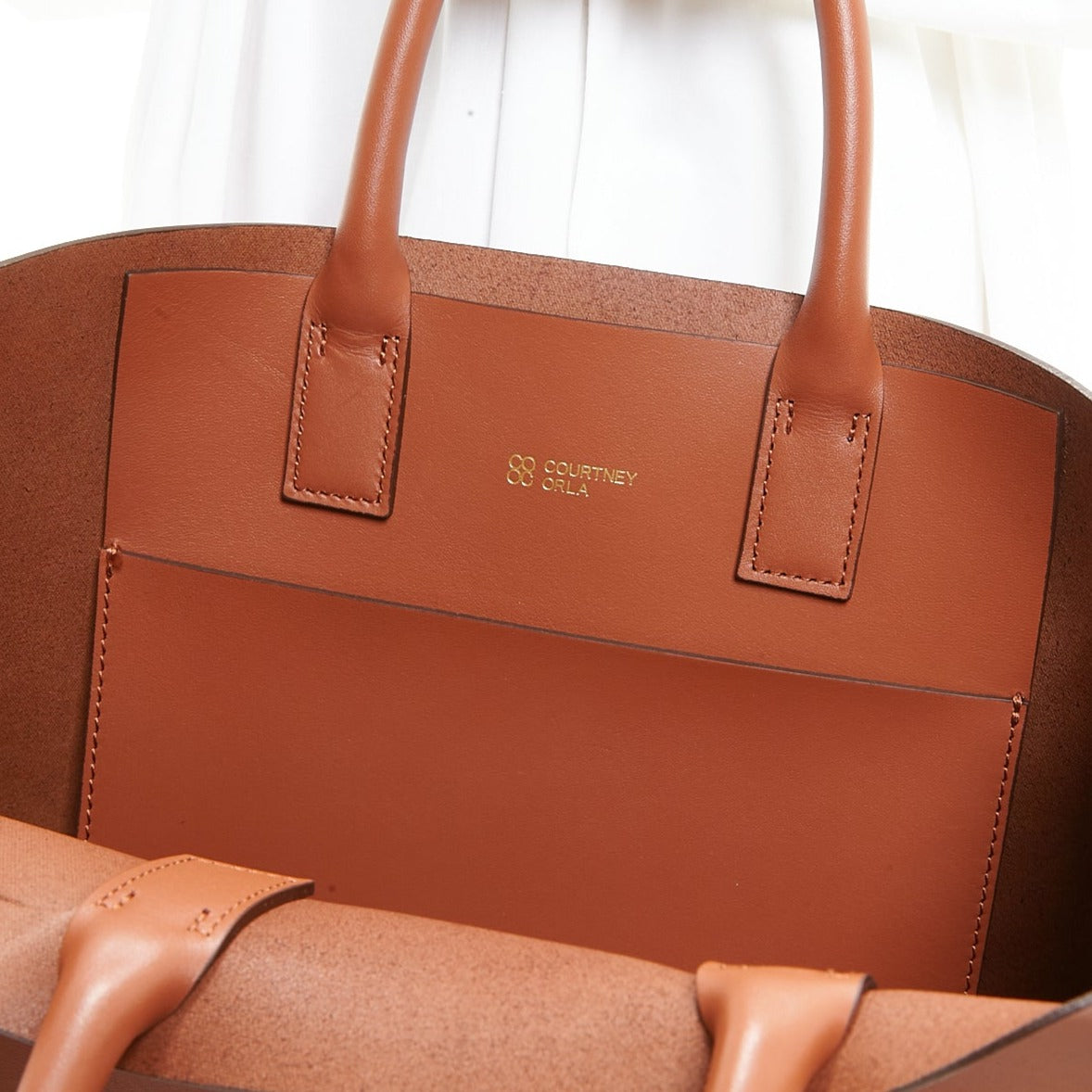 【COURTNEY ORLA / コートニーオーラ】SLOPE tote L Smooth L. - Brown