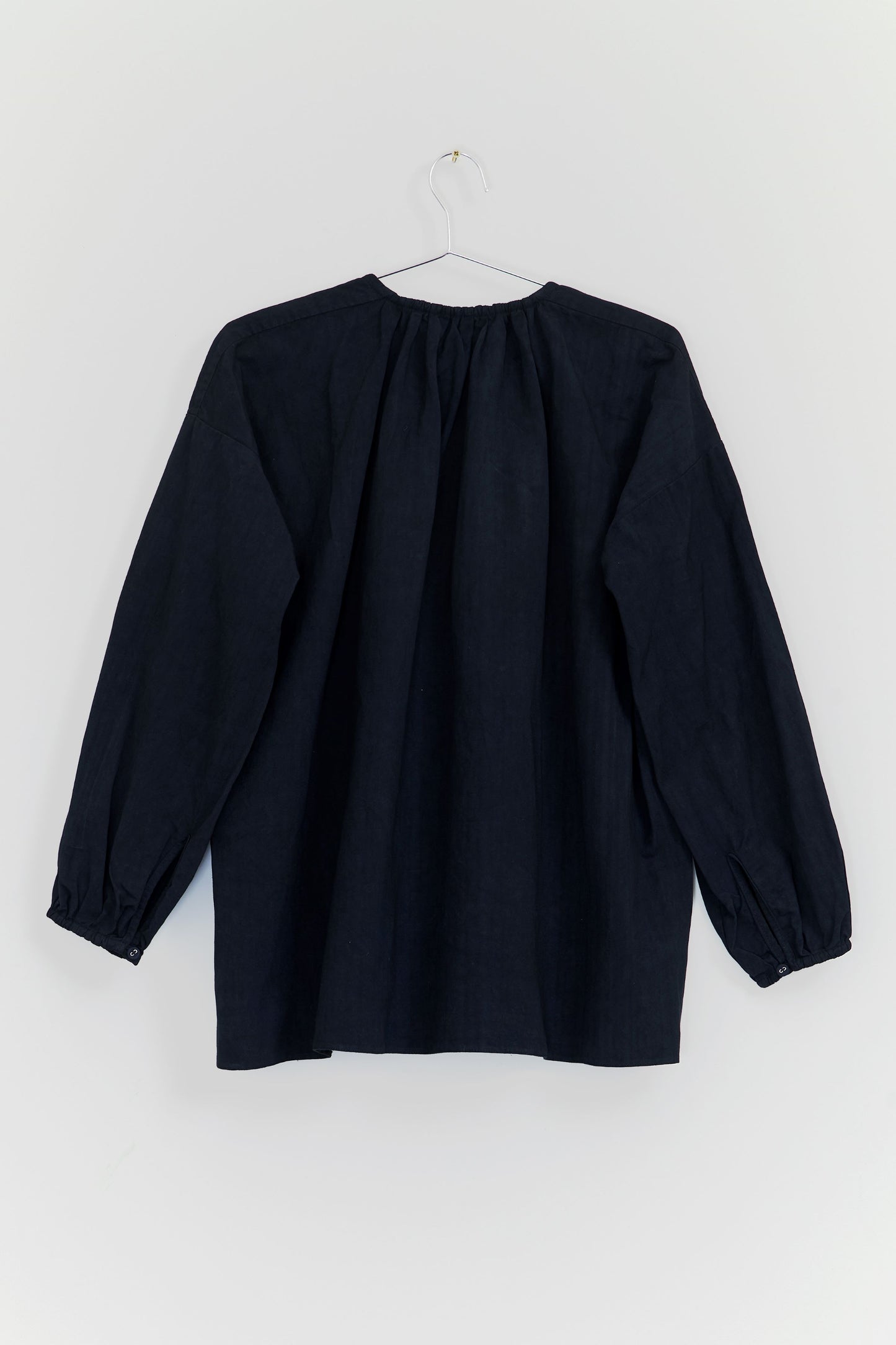 【Whiteread / ホワイトリード】Gathered Back Shirt - Black Linen