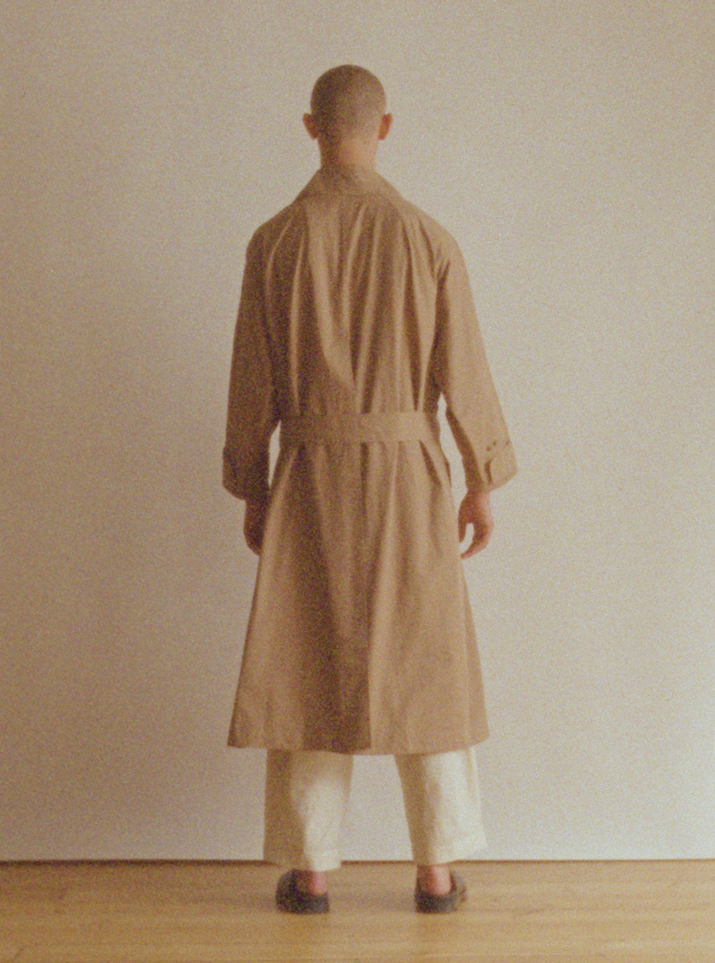 【WRIGHT+DOYLE / ライトアンドドイル】Belted Mac - Sand