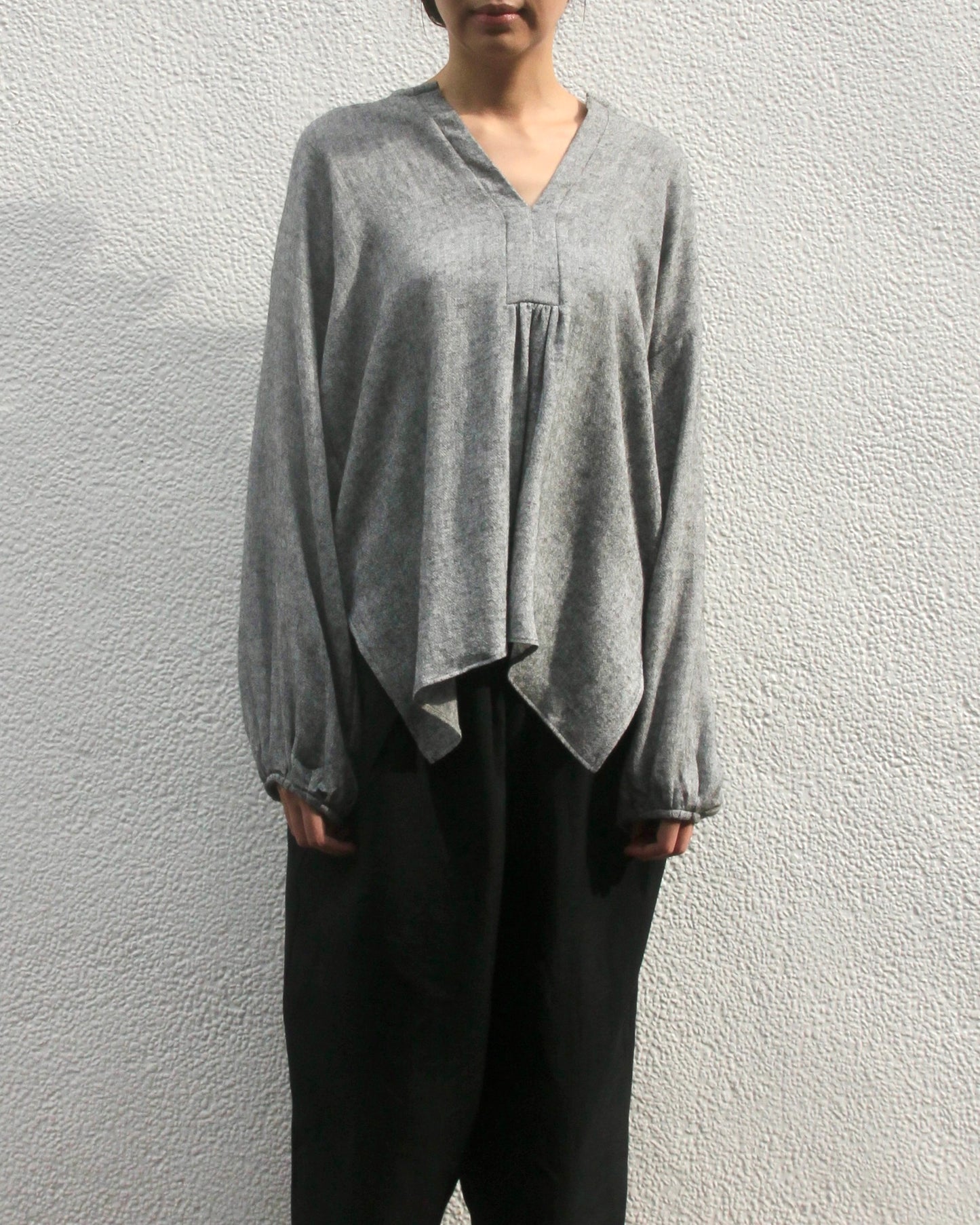 【Whiteread / ホワイトリード】Gathered Back Shirt - Granite