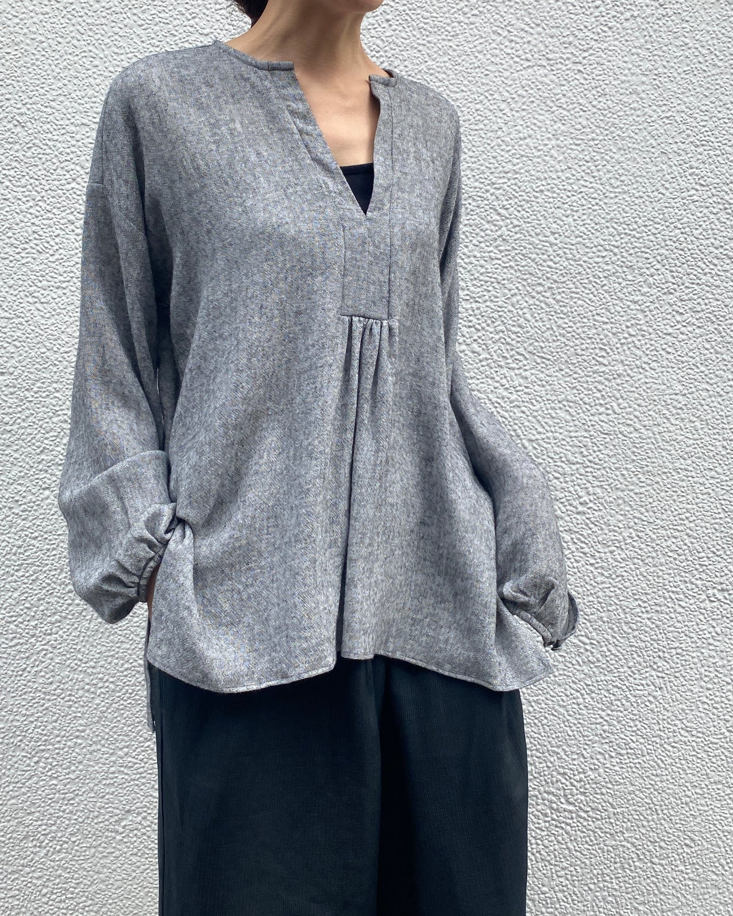 【Whiteread / ホワイトリード】Gathered Back Shirt - Granite