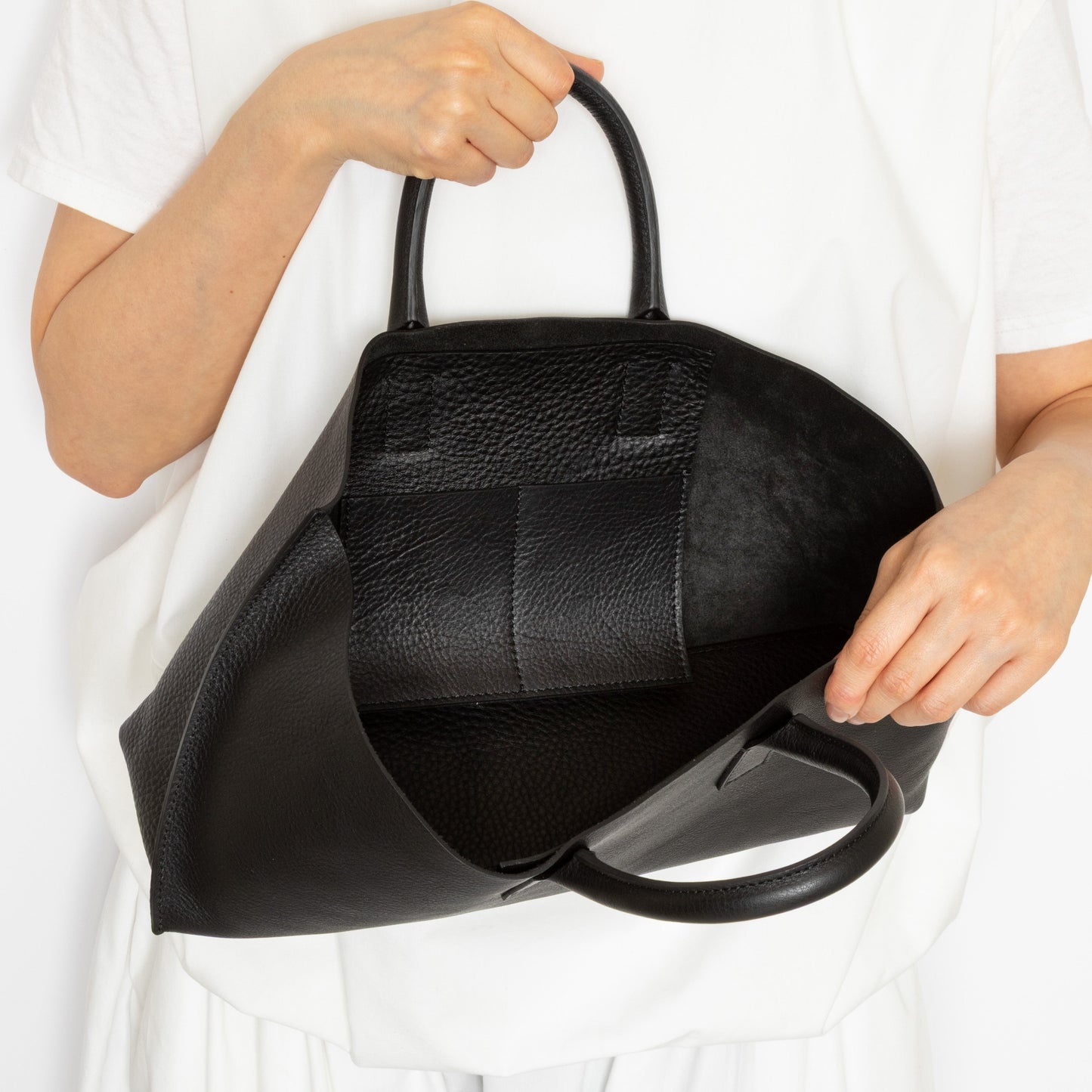 【COURTNEY ORLA / コートニーオーラ】SLOPE wine tote Shrink L. - Black