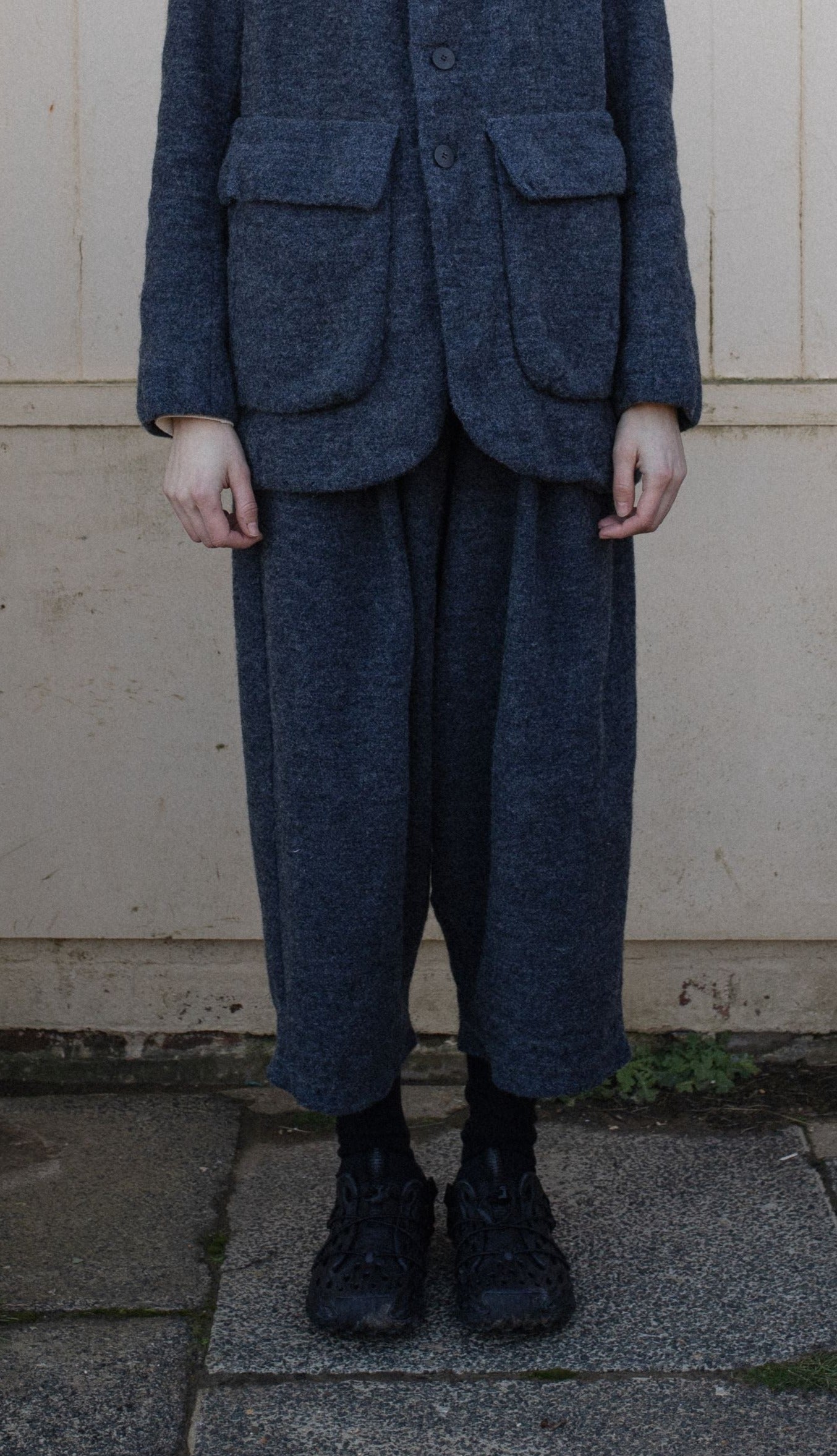 BARREL LEG TROUSERS