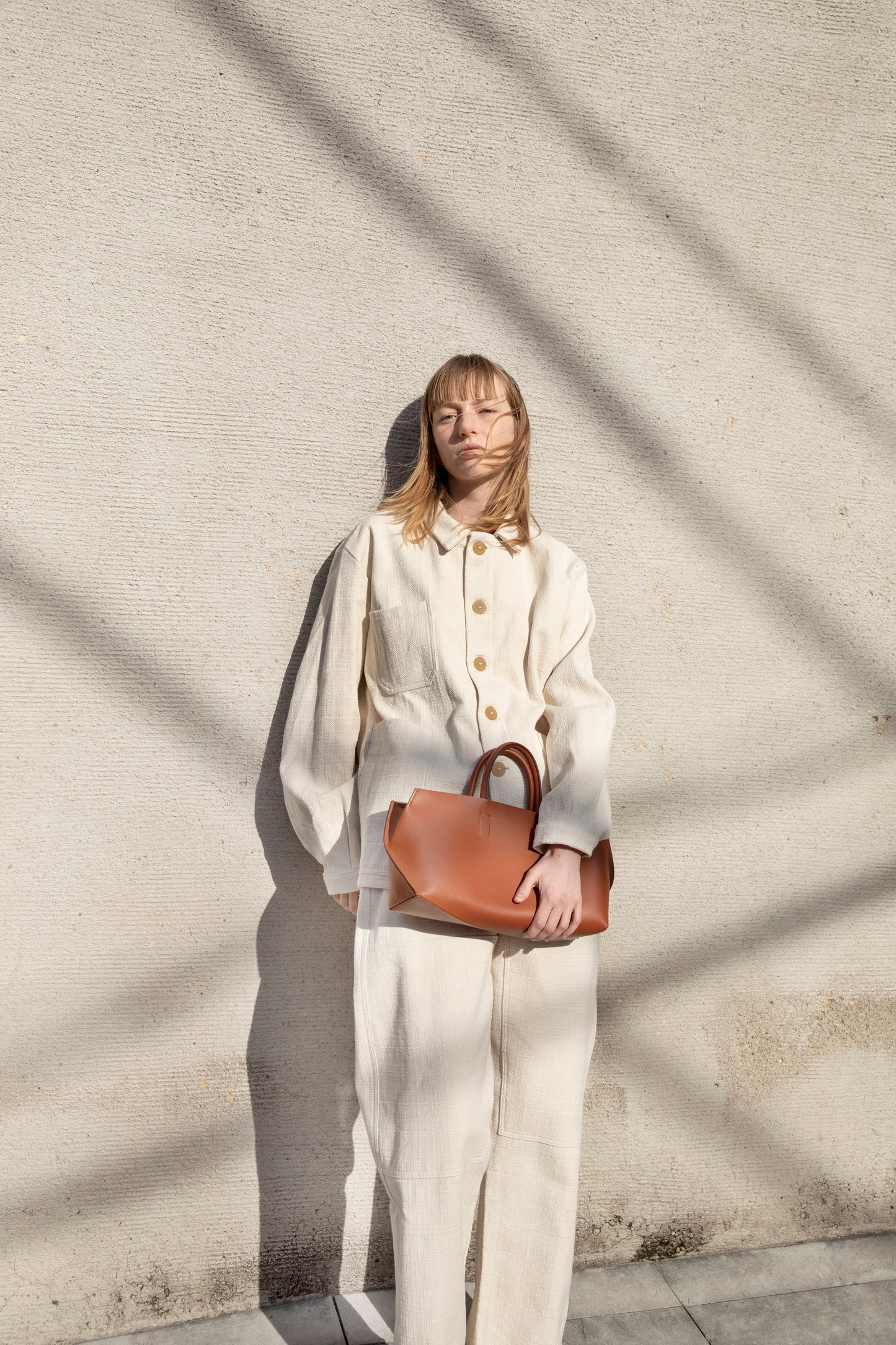 【COURTNEY ORLA / コートニーオーラ】SLOPE wine tote Smooth L. - Black