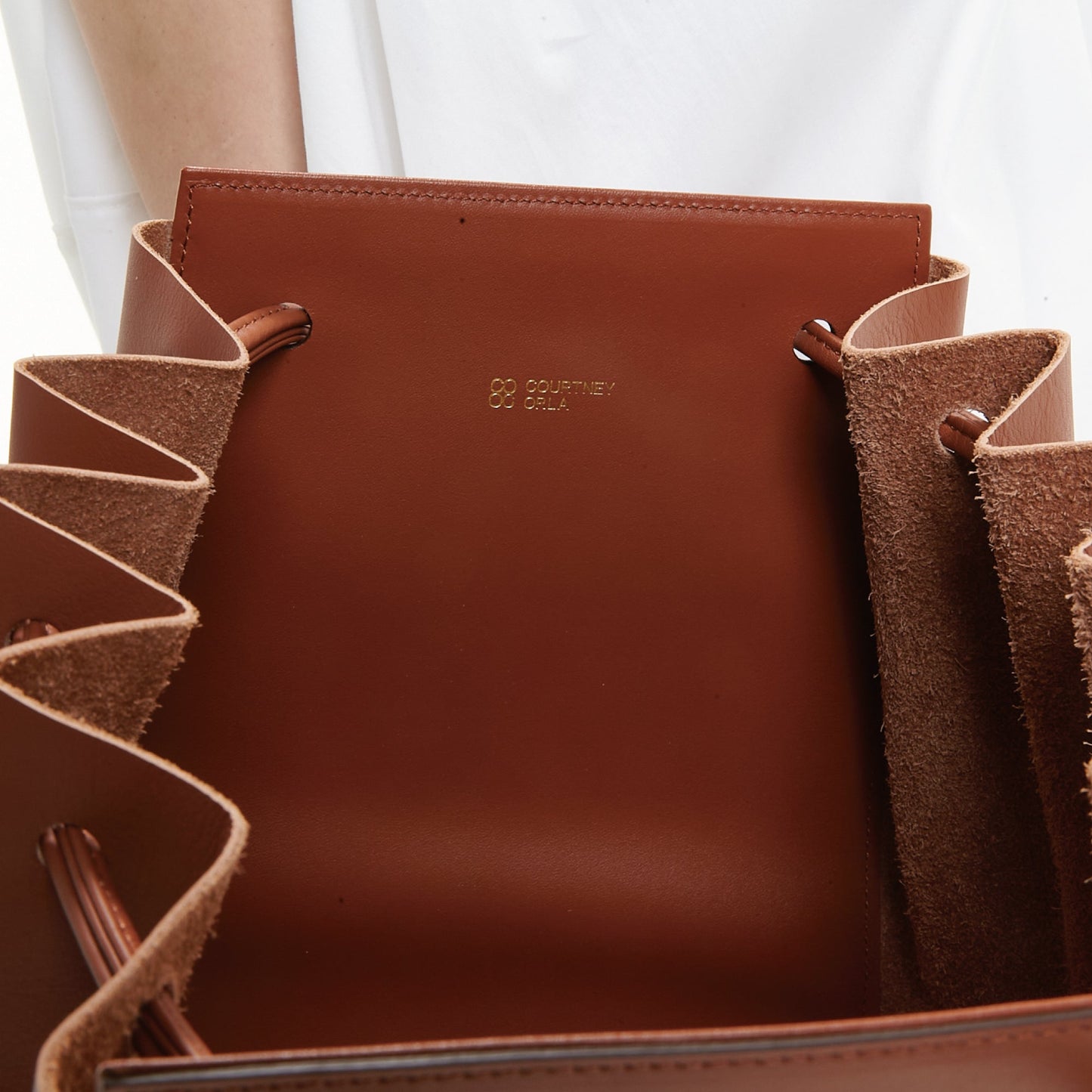 ORB m - BROWN