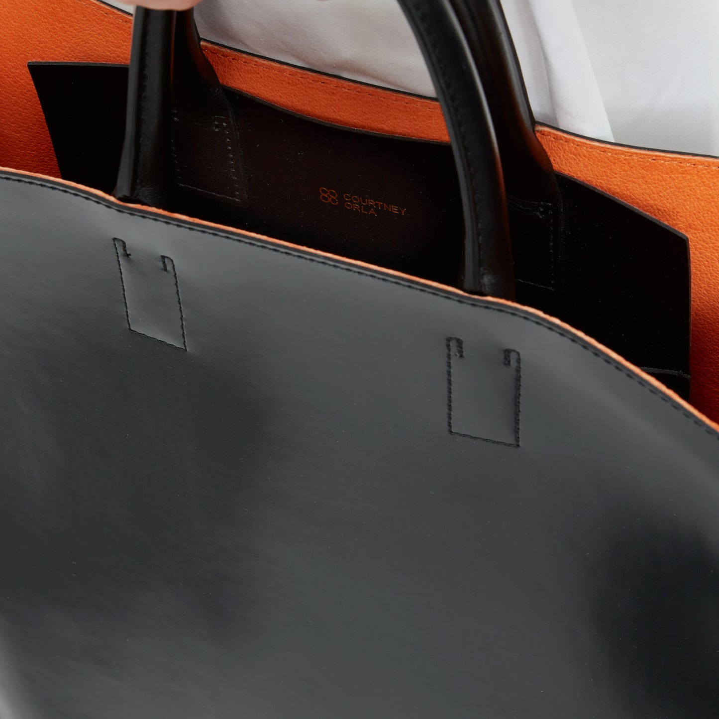 【COURTNEY ORLA/ コートニーオーラ】SLOPE tote L with shoulder handle PVC/Pig L./Cow L. - Black/Chinese Red
