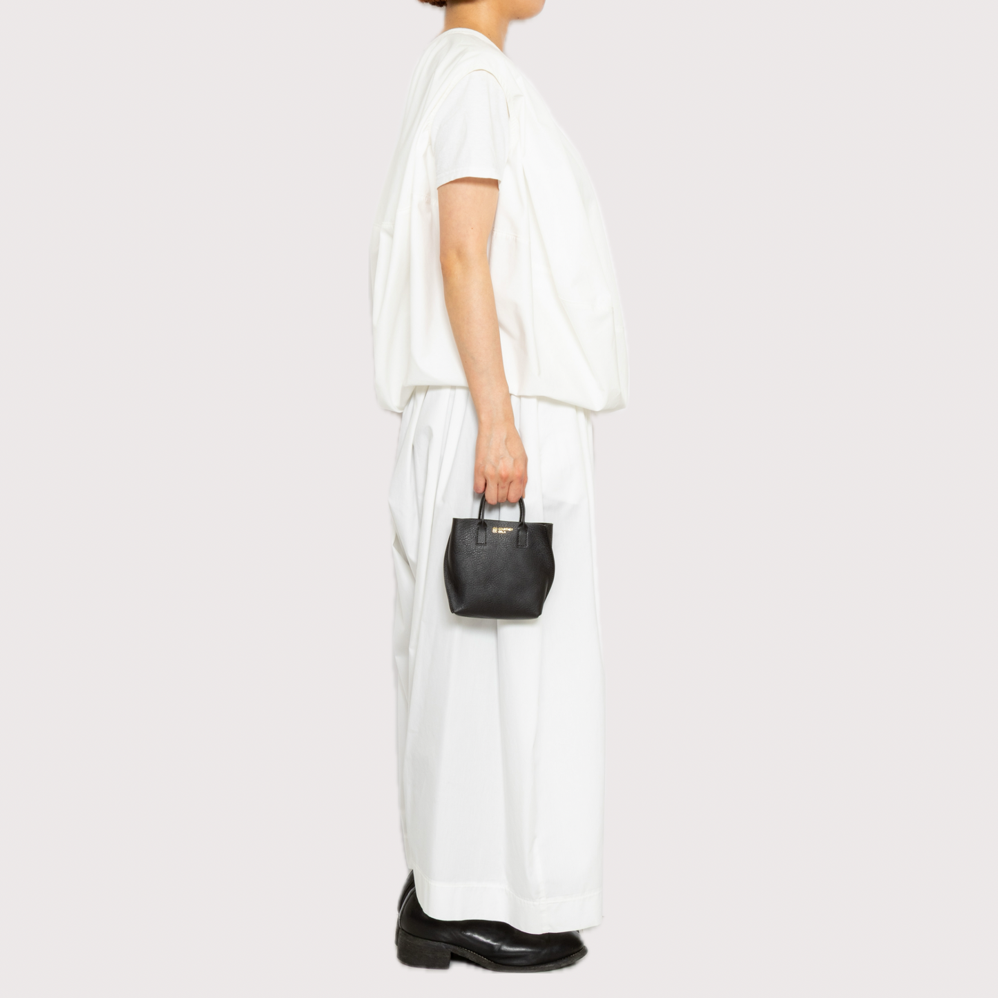 【COURTNEY ORLA / コートニーオーラ】SLOPE tote super mini Shrink L. - Black