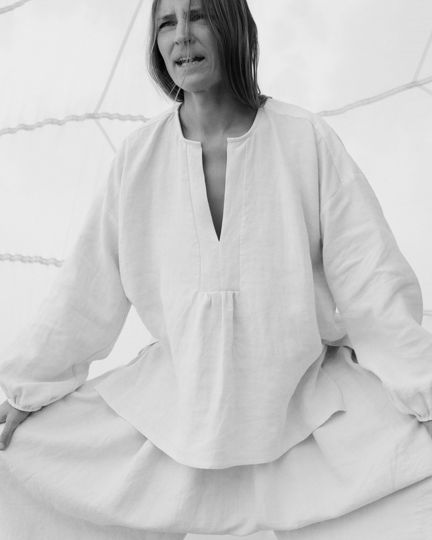 GATHERED BACK SHIRT - NATURAL