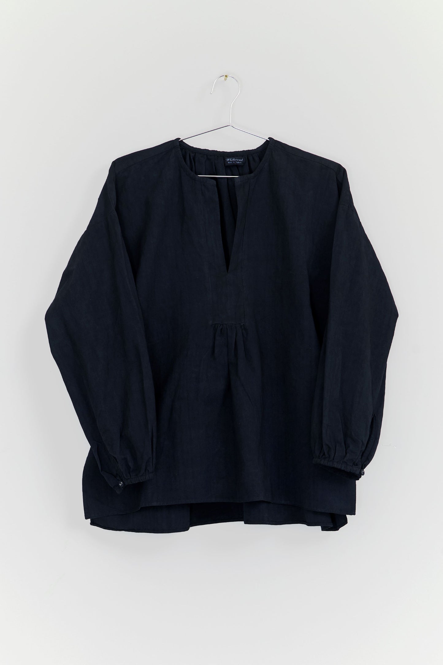 GATHERED BACK SHIRT - BLACK