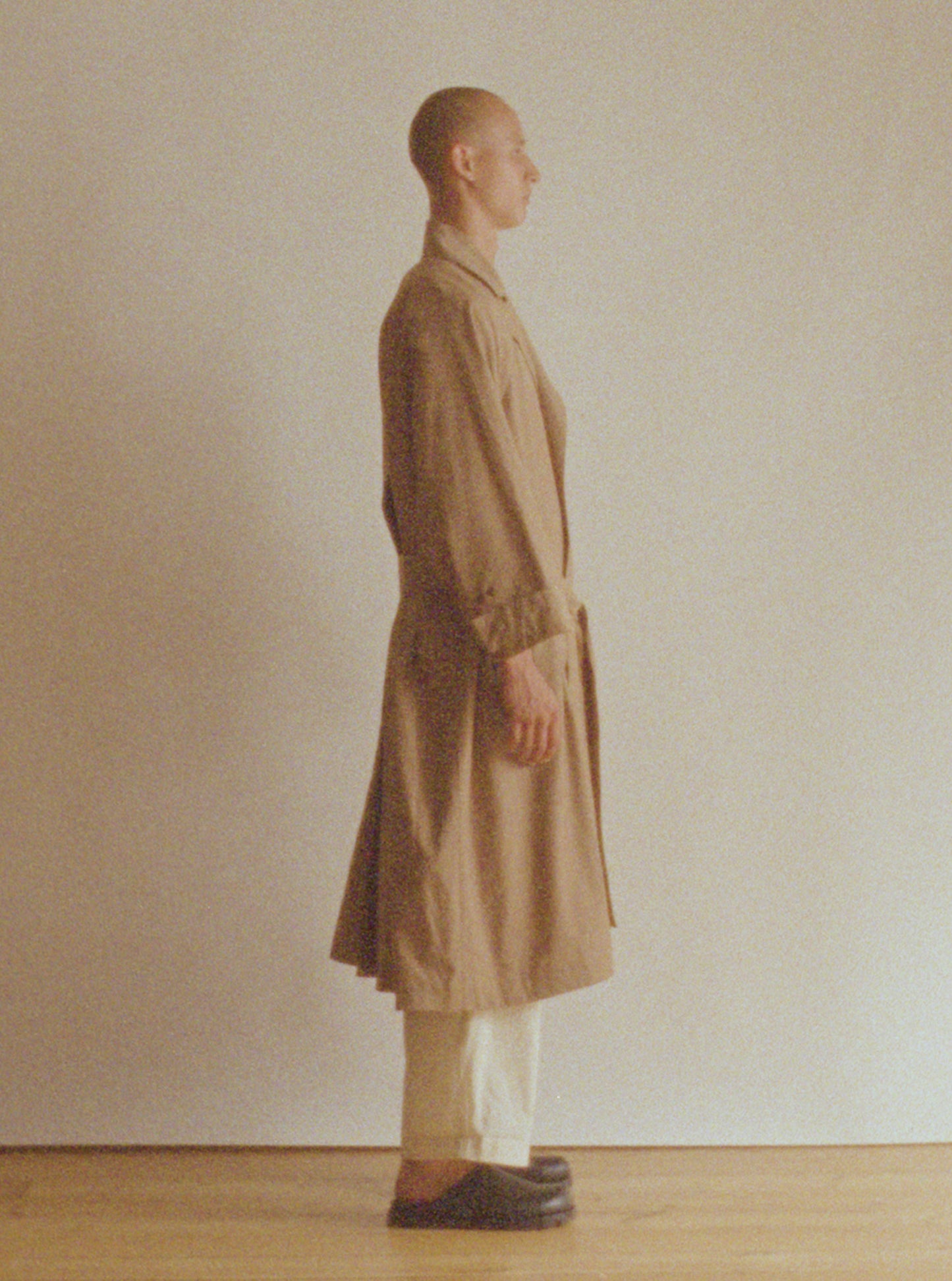 【WRIGHT+DOYLE / ライトアンドドイル】Belted Mac - Sand