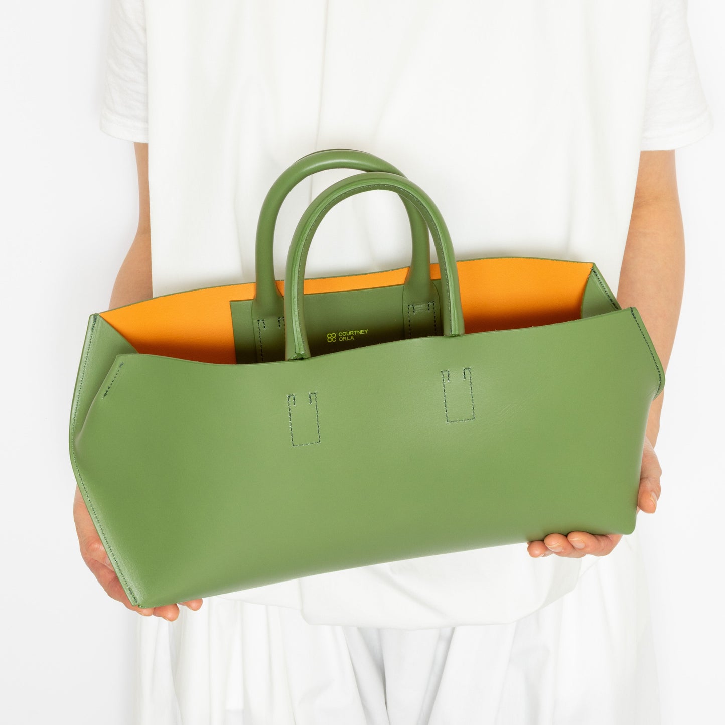 【COURTNEY ORLA / コートニーオーラ】SLOPE wine tote Smooth L. - Army