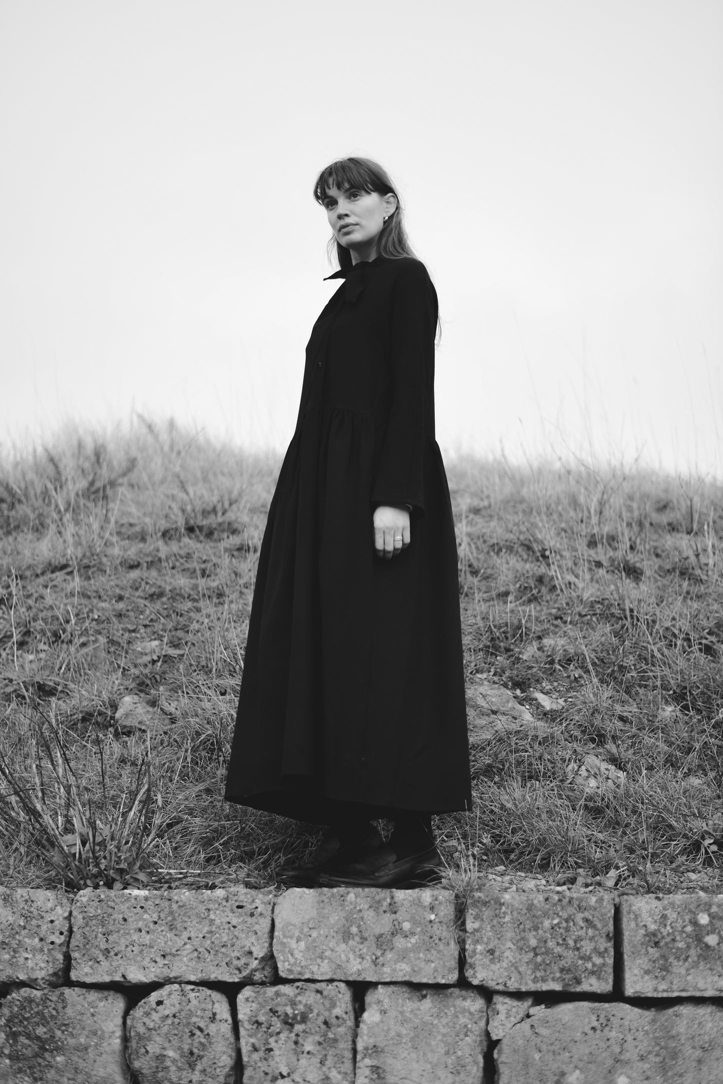 【Whiteread / ホワイトリード】Handkerchief tie dress - Ebony Linen